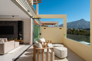 Renovated Luxury 3 Penthouse Apartment Nueva Andalucía, Marbella. Www.spanishcoasthomes.com